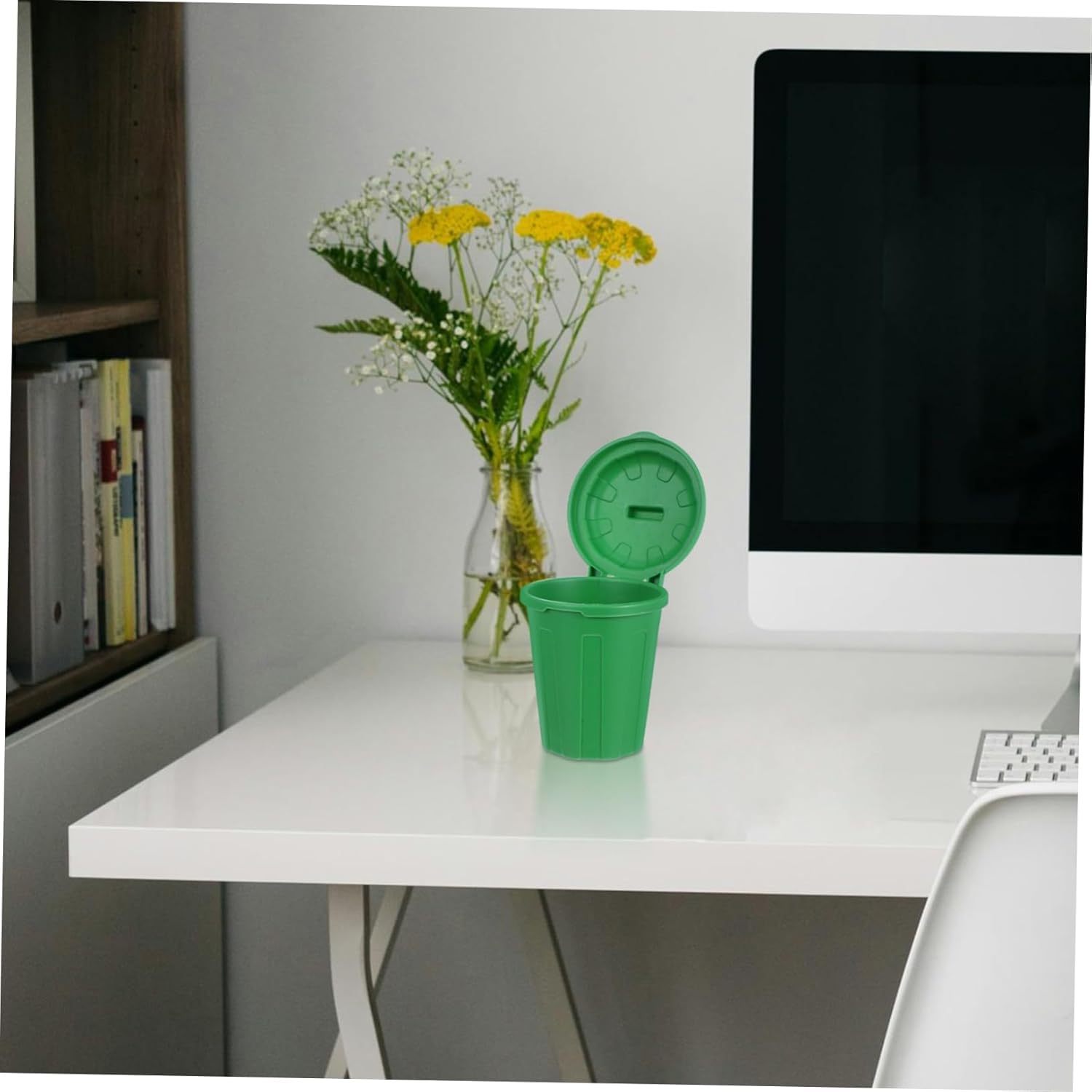 10Pcs Green Mini Trash Can with Lid for Desktop Use