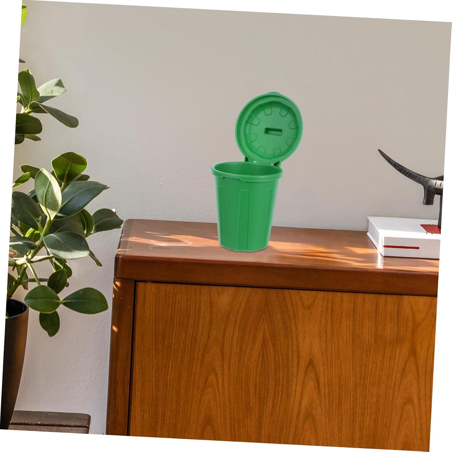 10Pcs Green Mini Trash Can with Lid for Desktop Use